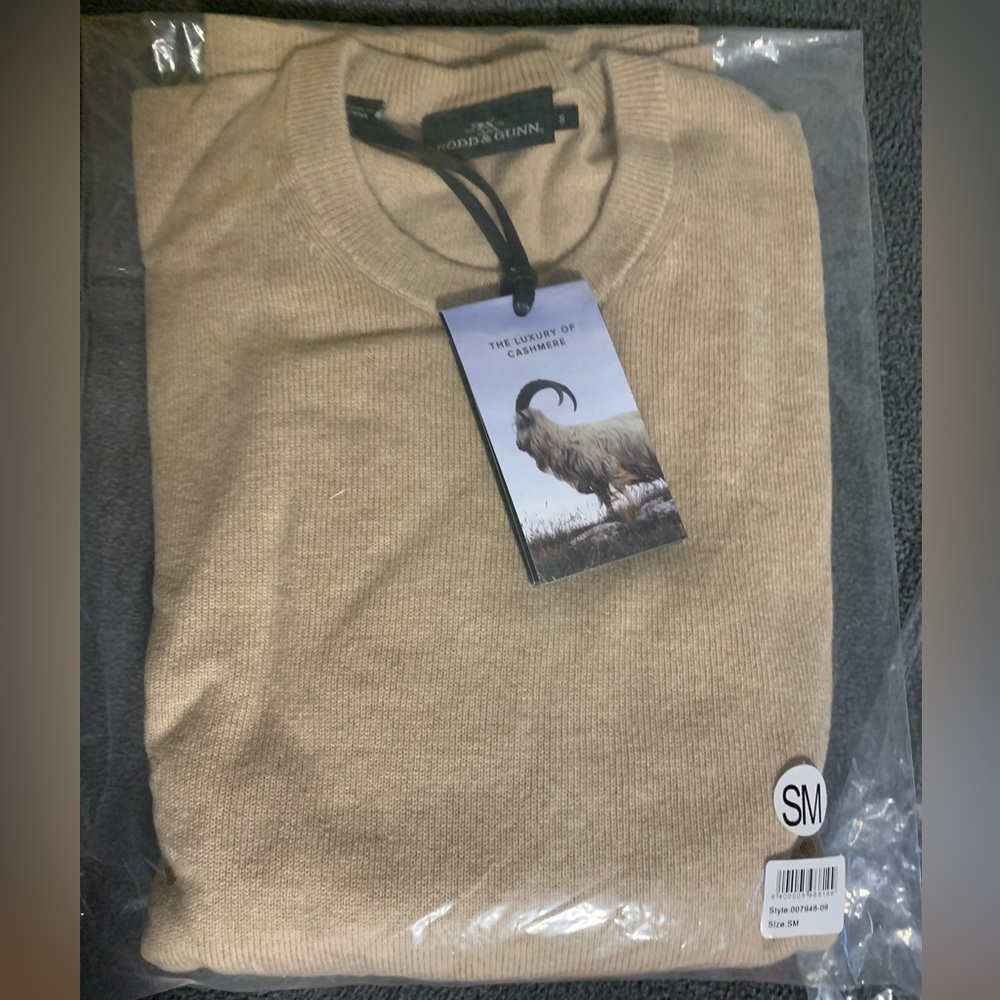 Rodd and Gunn Wool and Cashmere Crew Neck Sweater Size SM. Color:Straw